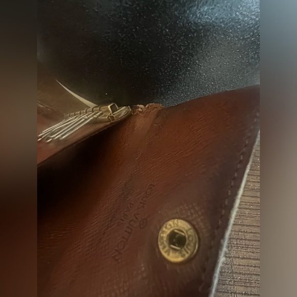 Louis Vuitton Key Case - Picture 6 of 8